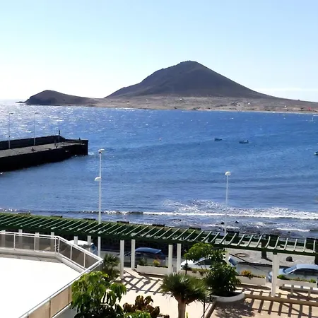Geraeumige Mit Balkon Und Meerblick * El Medano (Tenerife)